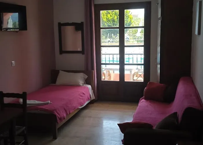 Ektor Apartments @Swimming Pool